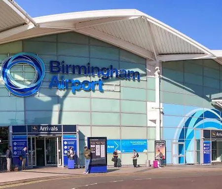 9 Mins To Nec, Bhx & World With Free Parking Apartamento