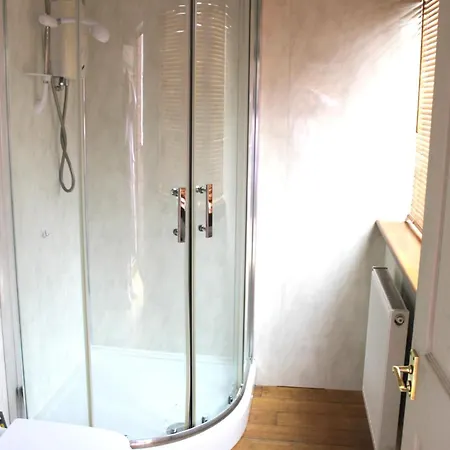 Apartamento 9 Mins To Nec, Bhx & World With Free Parking Birmingam