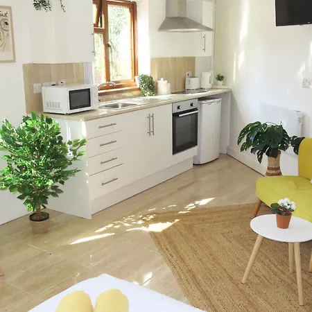 Apartamento 9 Mins To Nec, Bhx & World With Free Parking Birmingam